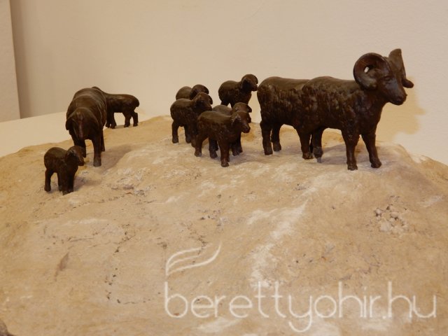 Gyökerek és szárnyak - kiállításmegnyitó 09